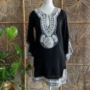 Debbie Katz Black Tunic with White Embroidery